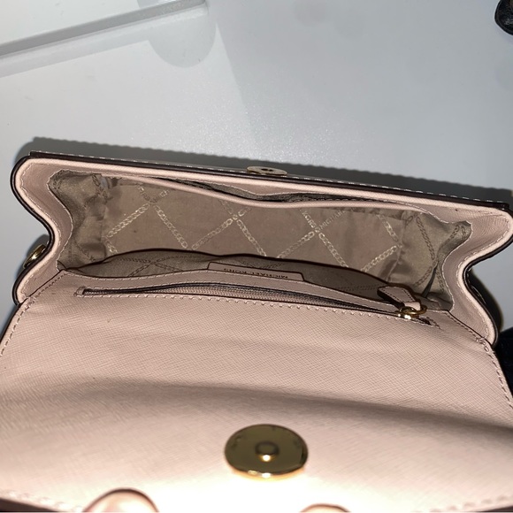 Michael Kors purse - Picture 3 of 3